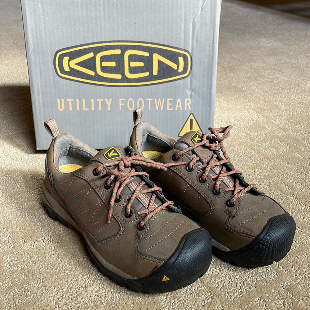 KEEN - Steel Toe Shoes - Women’s 7.5